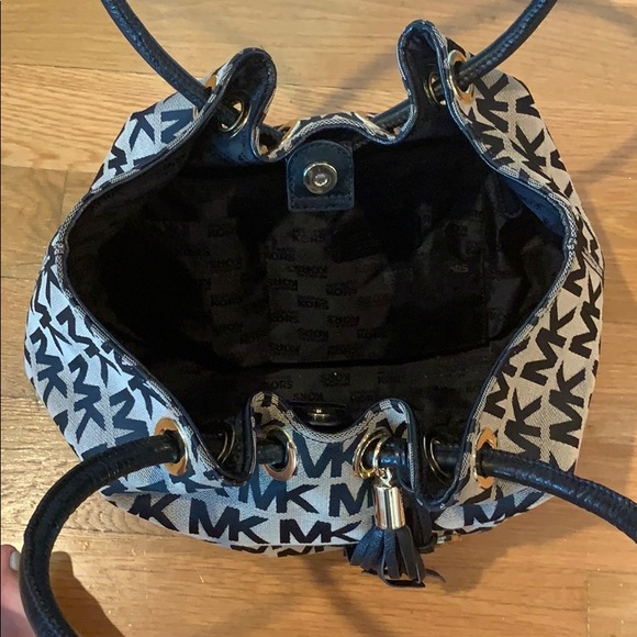 Michael Kors woman’s hand bag - Picture 3 of 5